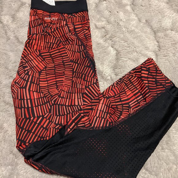 Nike Pro Athletic Capris - Picture 2 of 6